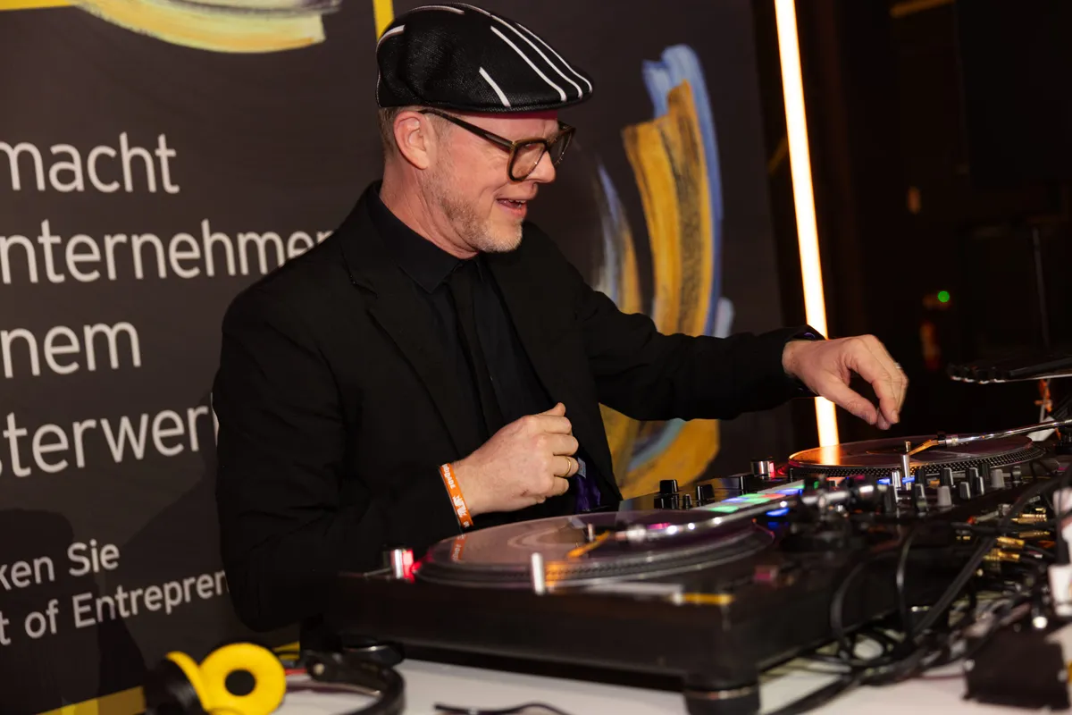 Entrepreneur des Jahres 2023 bei der Follow-Mes Award-Gala.